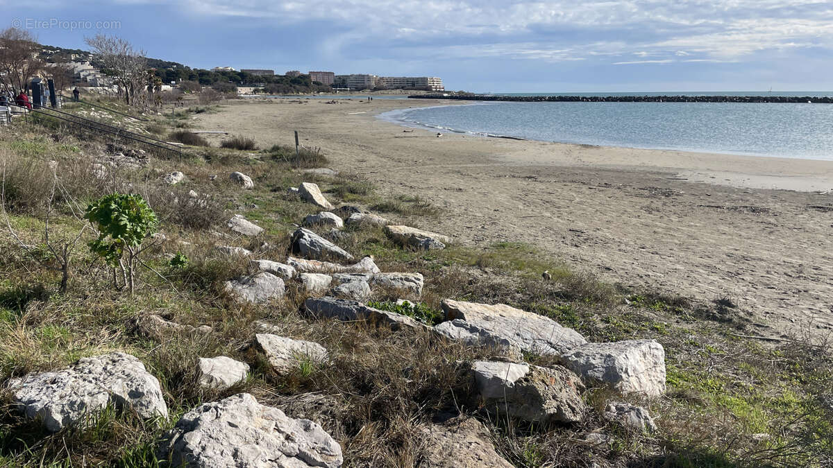Studio plus loggia fermée - vue marina à sète   plage des quilles - photo 8