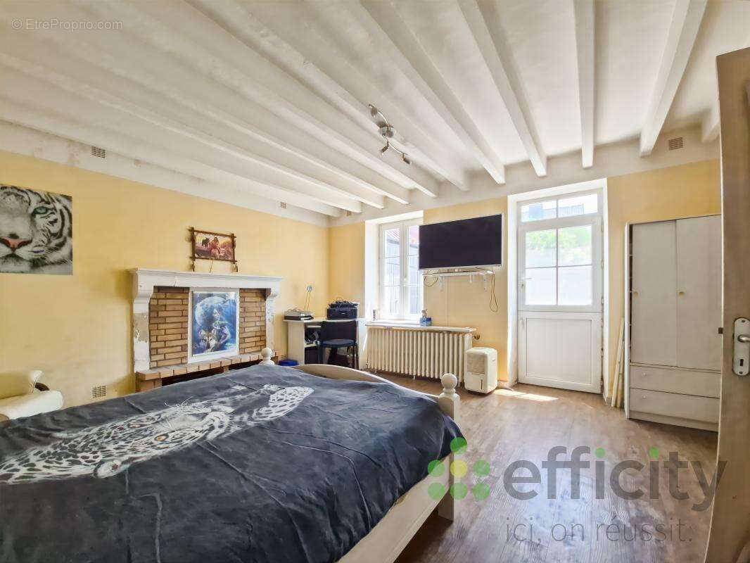 Maison à SAINT-PAVACE