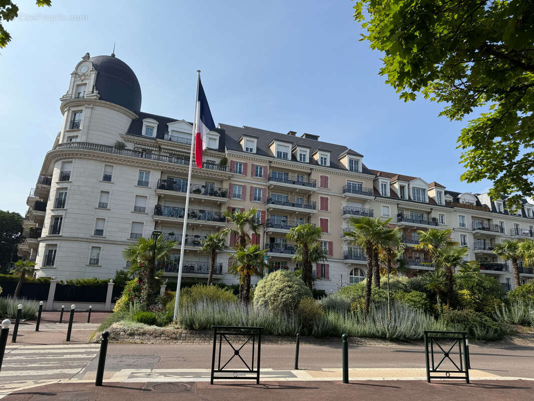 Appartement à LE PLESSIS-ROBINSON