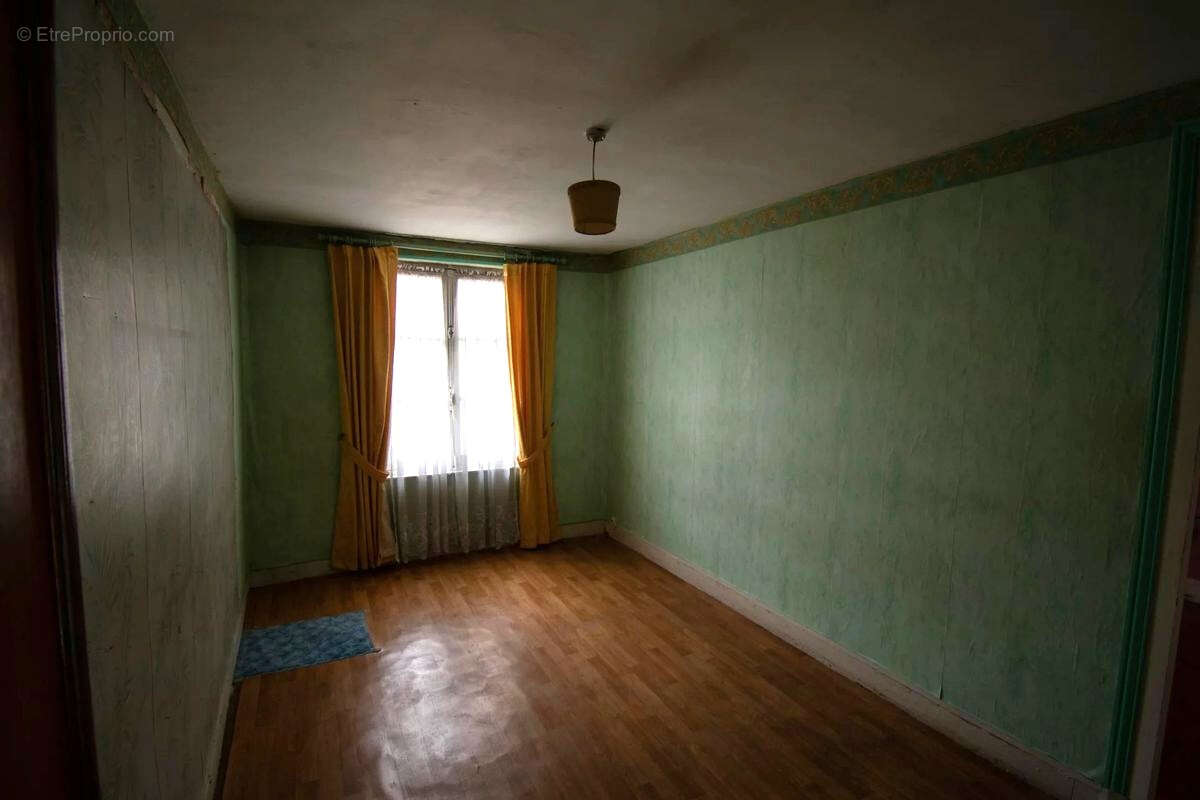 Maison à FERRIERES-EN-BRAY