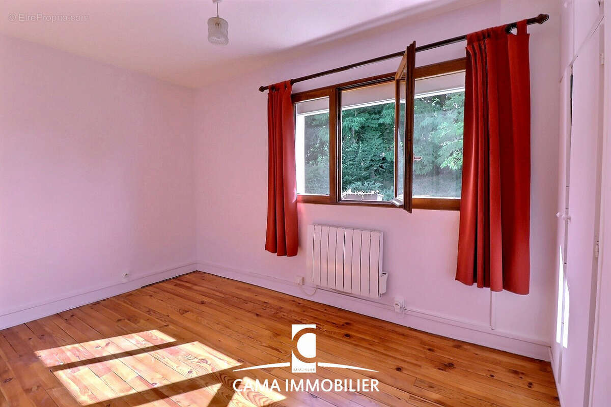 Maison 5 pièces avec garage - proche gare - photo 7