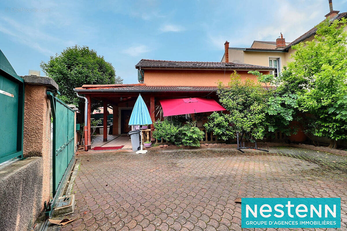 Maison à VILLEURBANNE