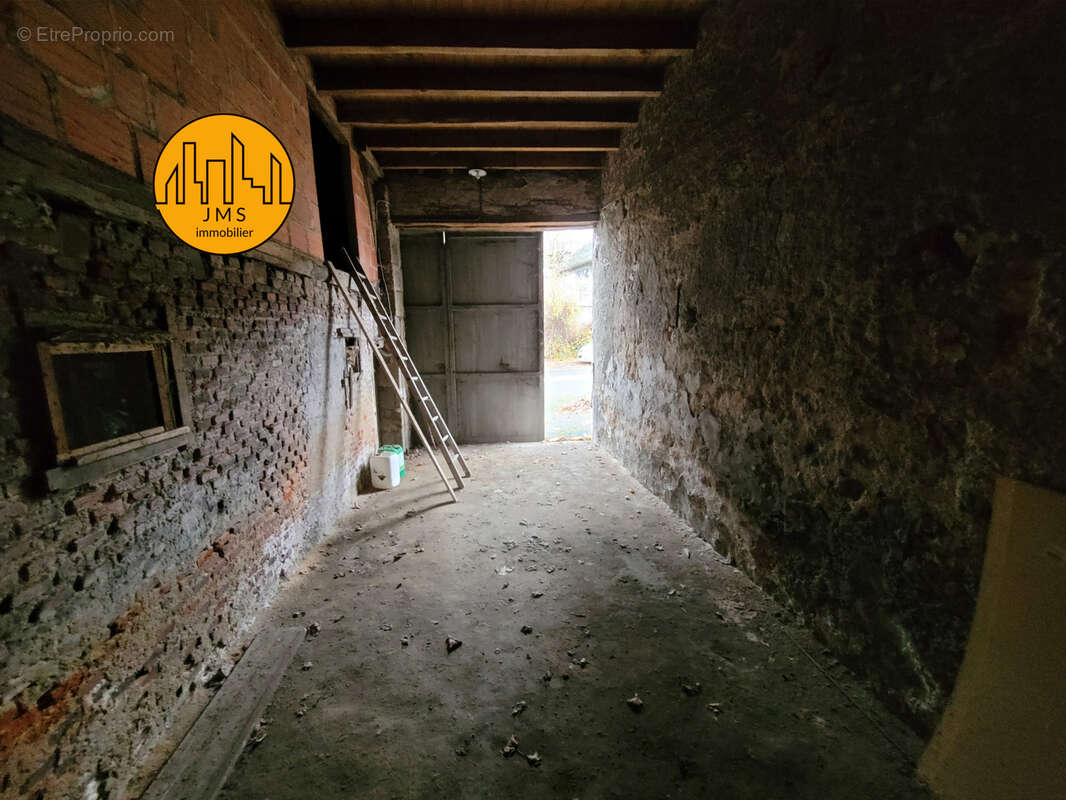 Maison à MONTMARAULT