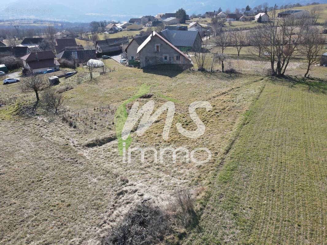 Terrain à CHAUFFAYER