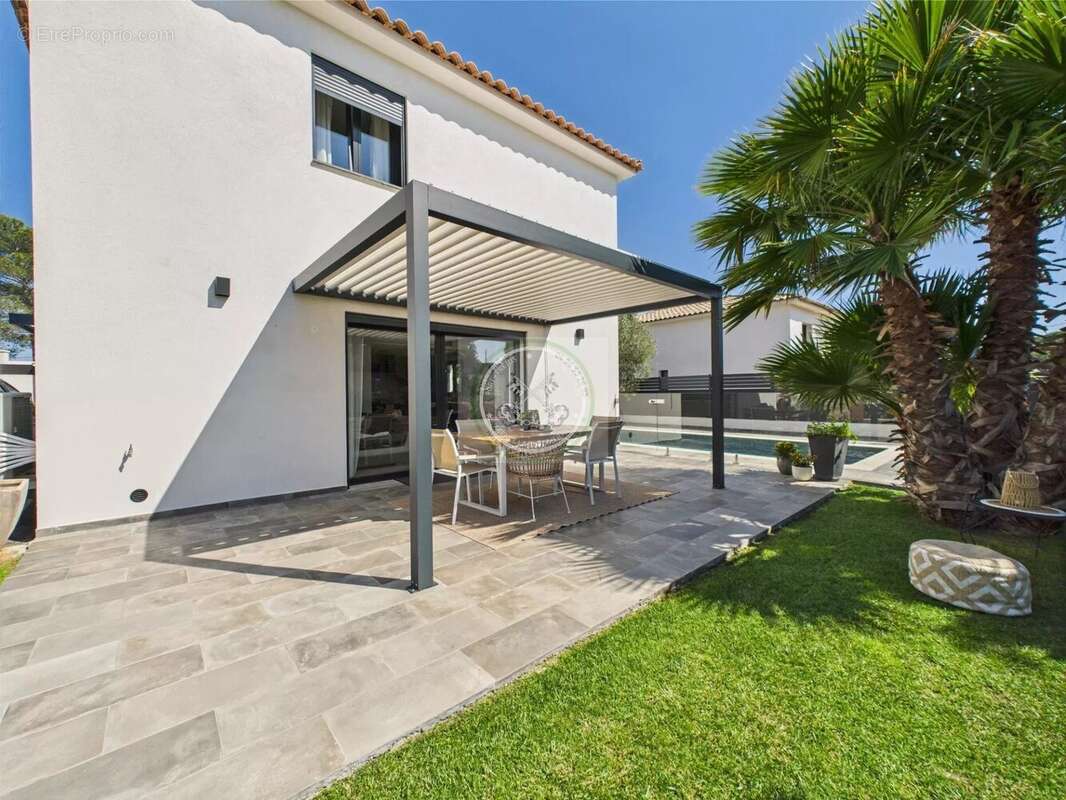 Maison à PUGET-SUR-ARGENS