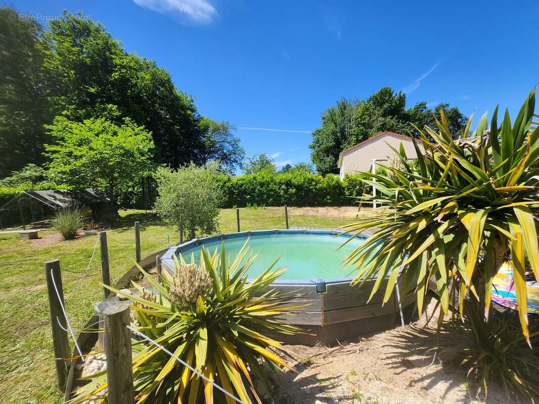 Maison à SAINT-JOUVENT