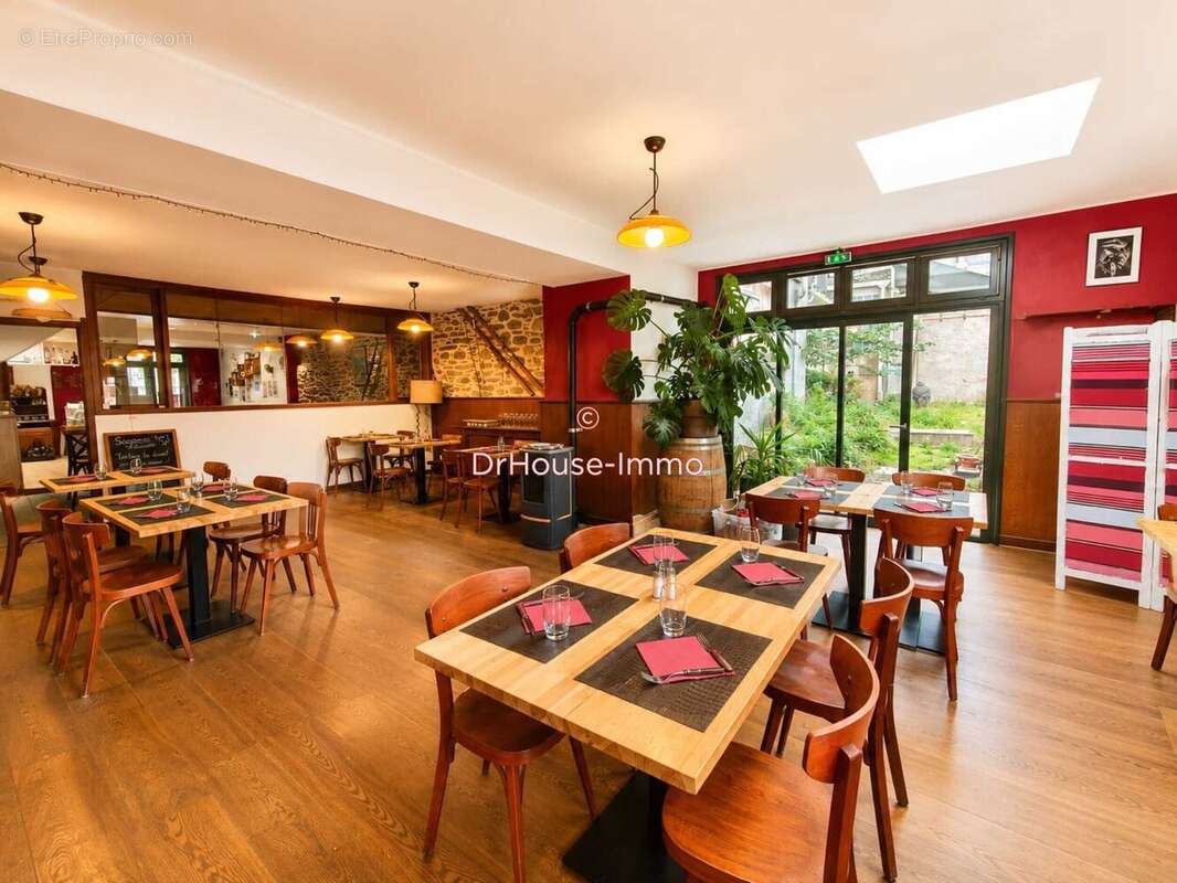 Commerce 250 m² à Laruns  - photo 7