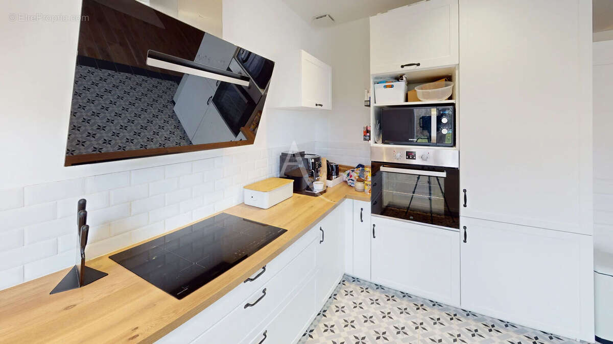 Maison à LA CHAPELLE-SAINT-MESMIN