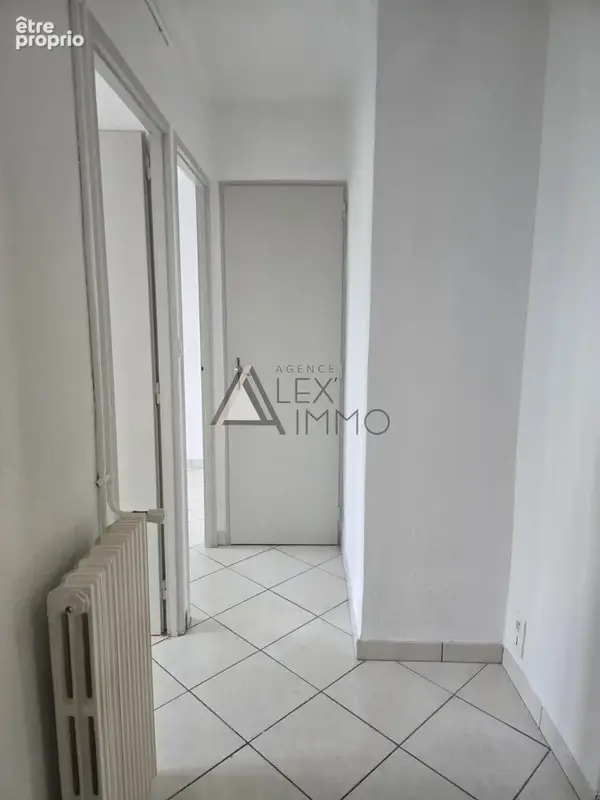 Appartement 3/4 pièces - 65,37 m2 - Marseille 12ème - 180.000 € - photo 11
