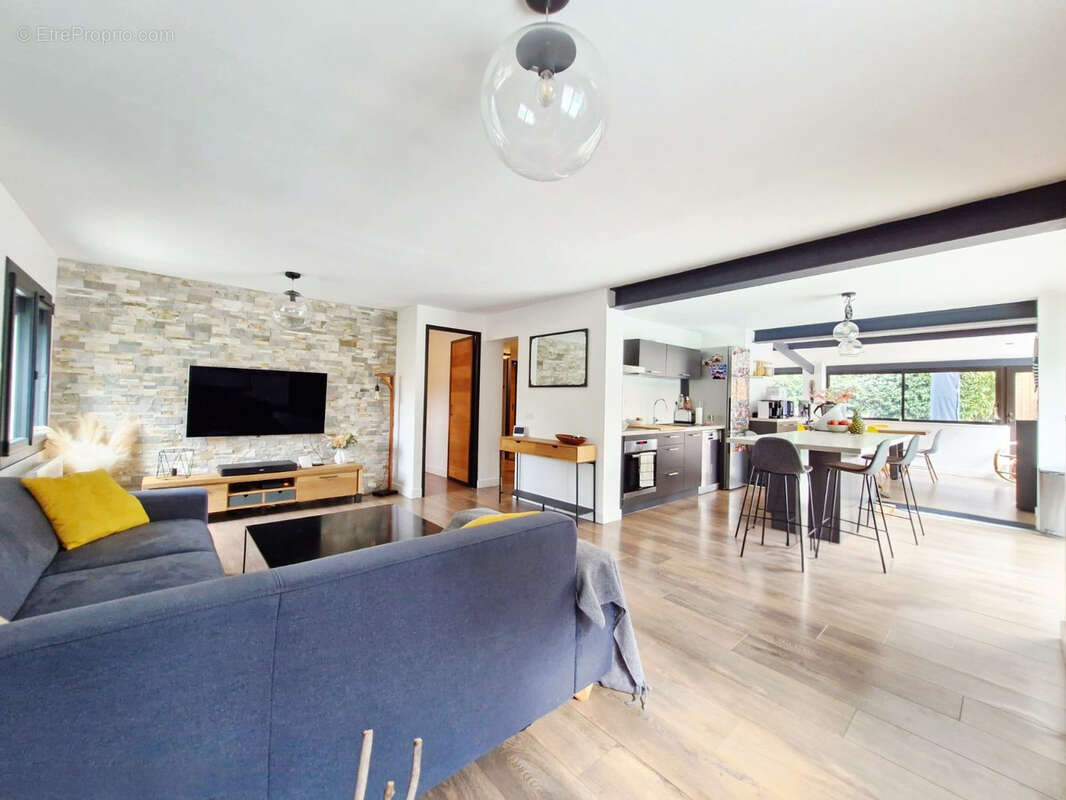 Maison à SUSSARGUES