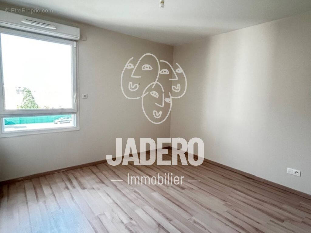 Appartement à LE MESNIL-ESNARD