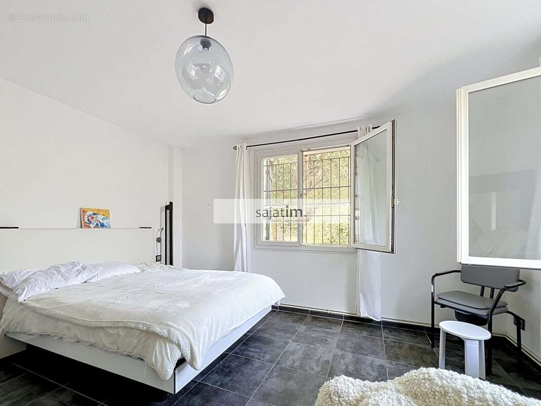 Maison 166 m² à Six-Fours-Les-Plages  - photo 9
