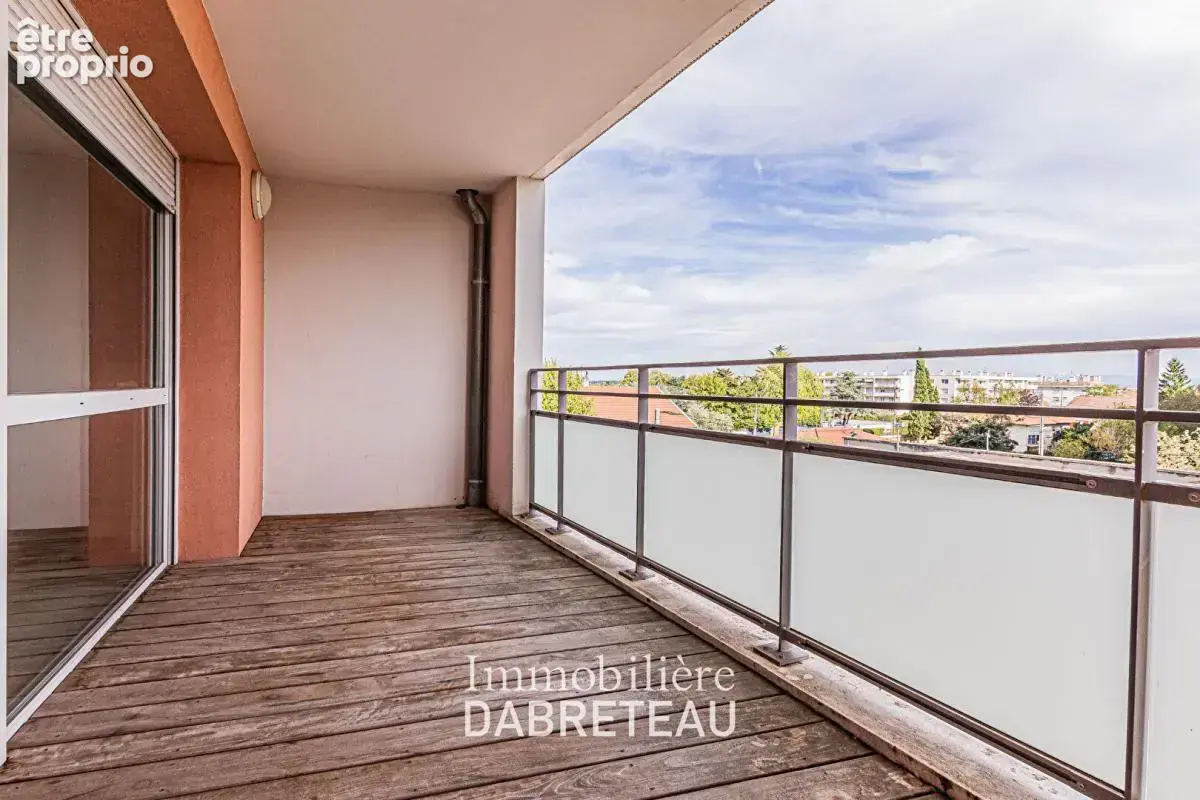 Photo Appartement à Meyzieu au prix de 199 800€