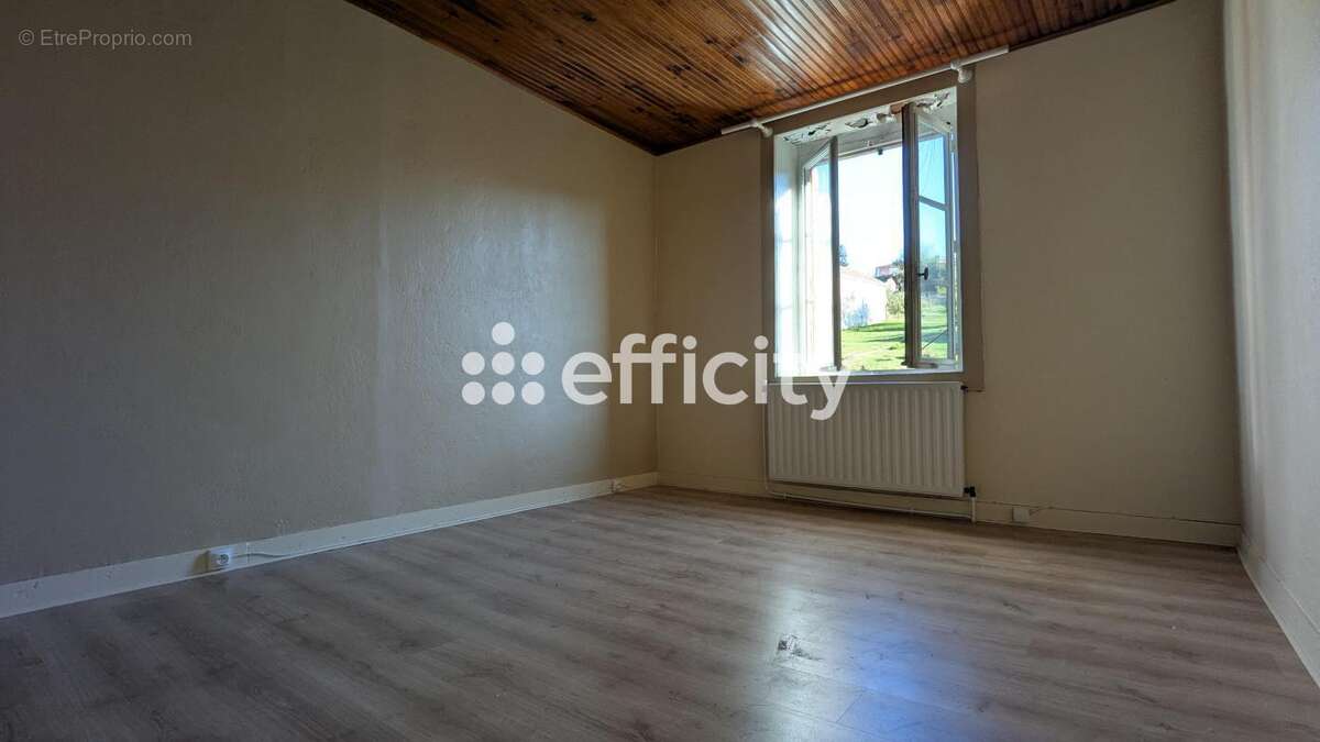 Maison 96 m² à Saint-Remy-Sur-Durolle  - photo 16
