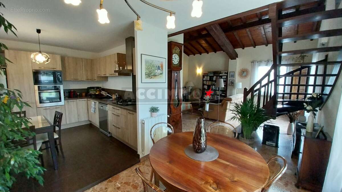 Maison à SAINT-ORENS-DE-GAMEVILLE