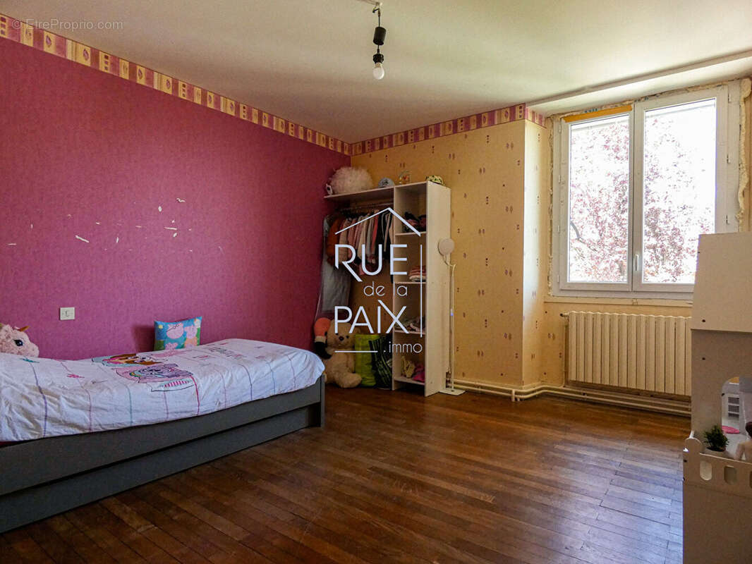 Maison à SAINT-JEAN-DE-SAUVES