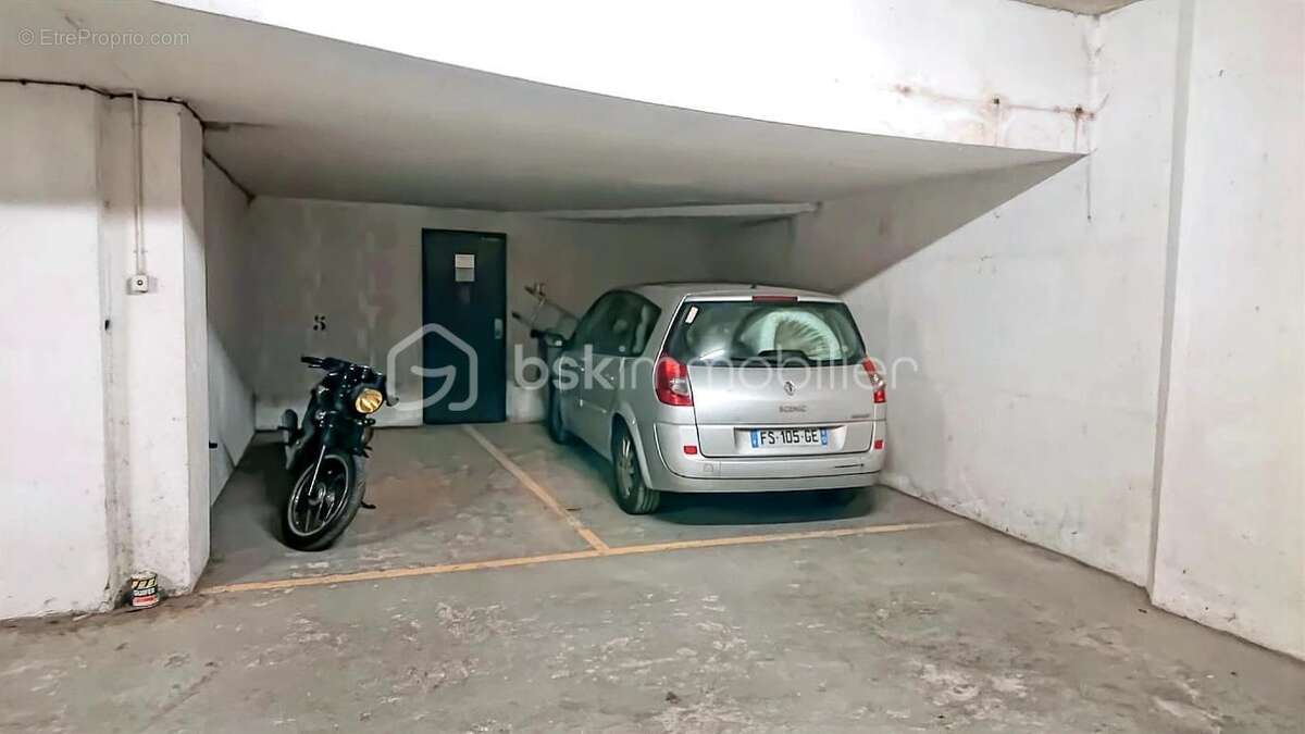 Parking à PARIS-20E