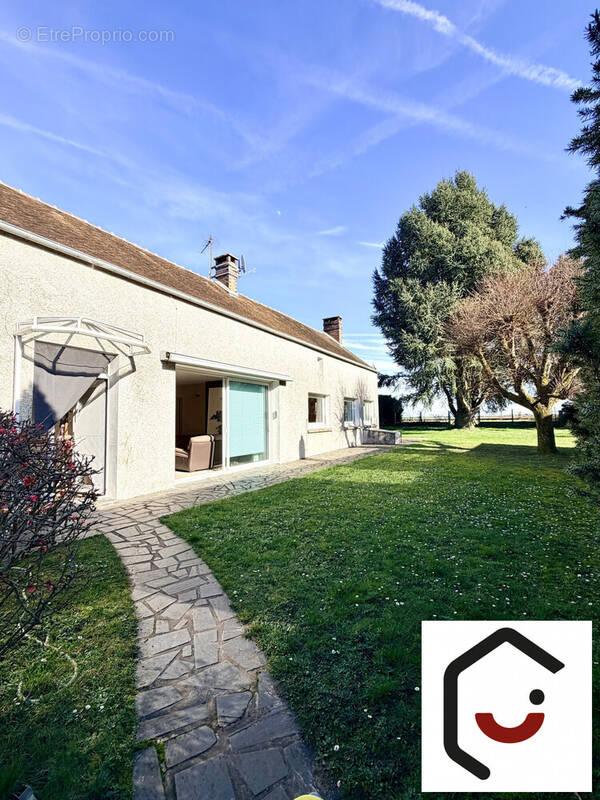 Maison à REMAUVILLE