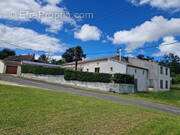 Maison à SAINT-GEORGES-DES-AGOUTS