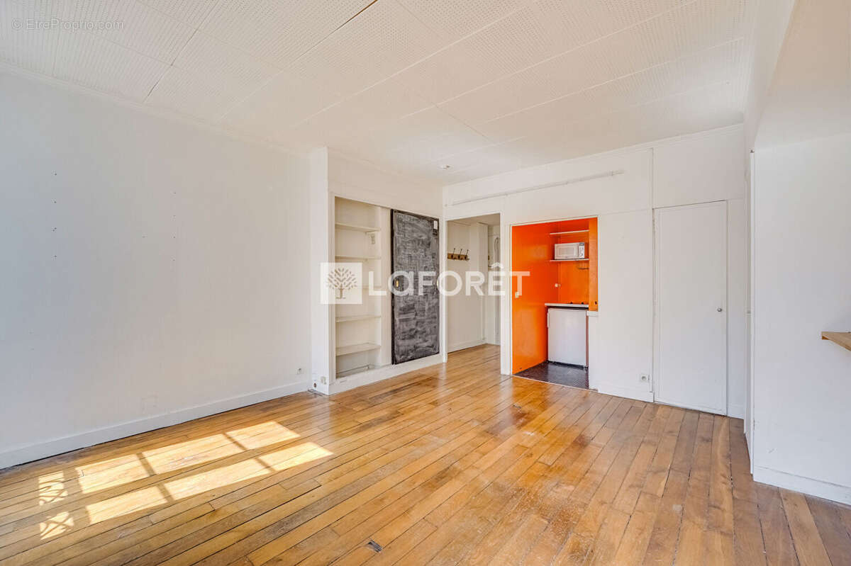 Appartement à PARIS-14E