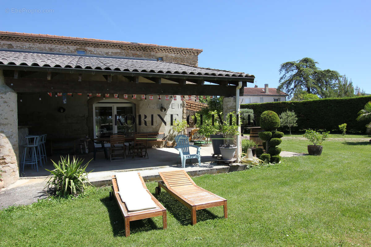 Belle propriété en pierre de 210 m2 avec piscine et terrain arboré de 7 000 m2 - photo 10