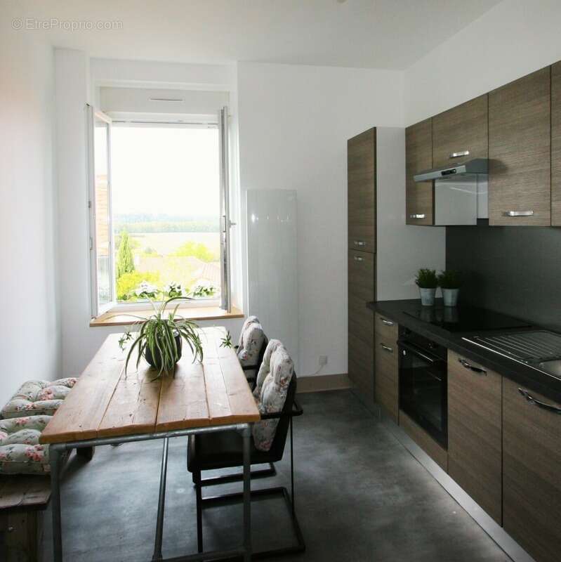 Maison à CHATEAUNEUF-LA-FORET