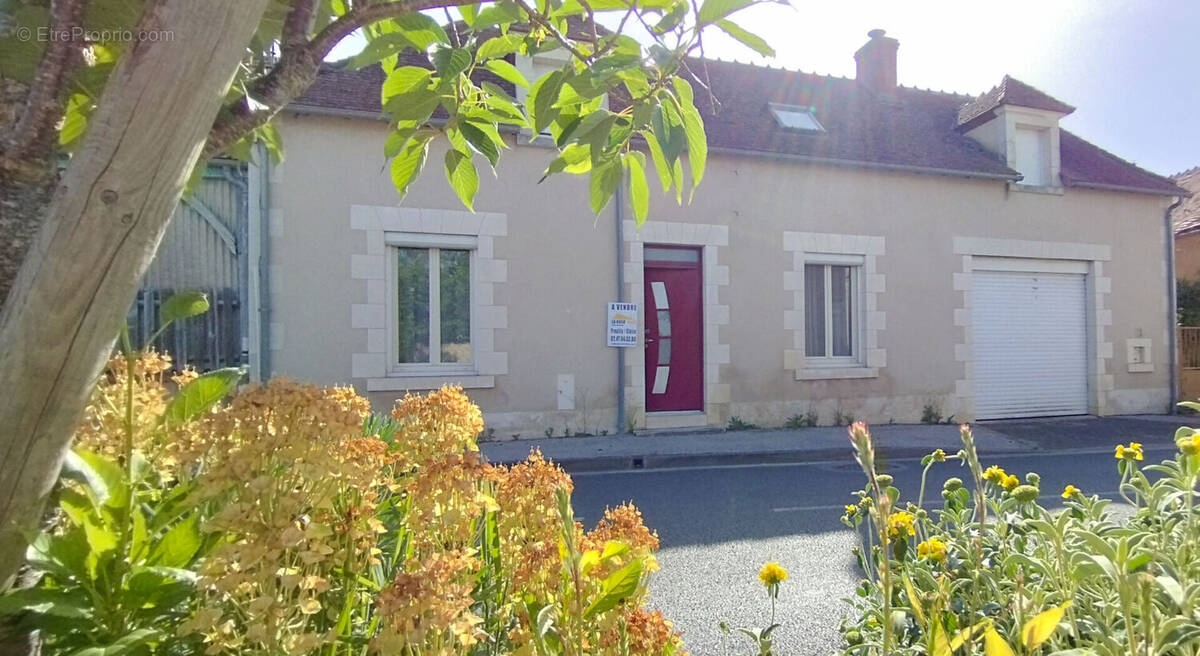 Maison à TOURNON-SAINT-PIERRE