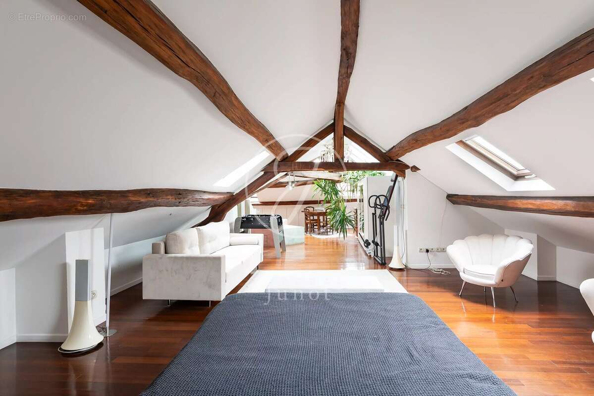 Appartement à PARIS-18E