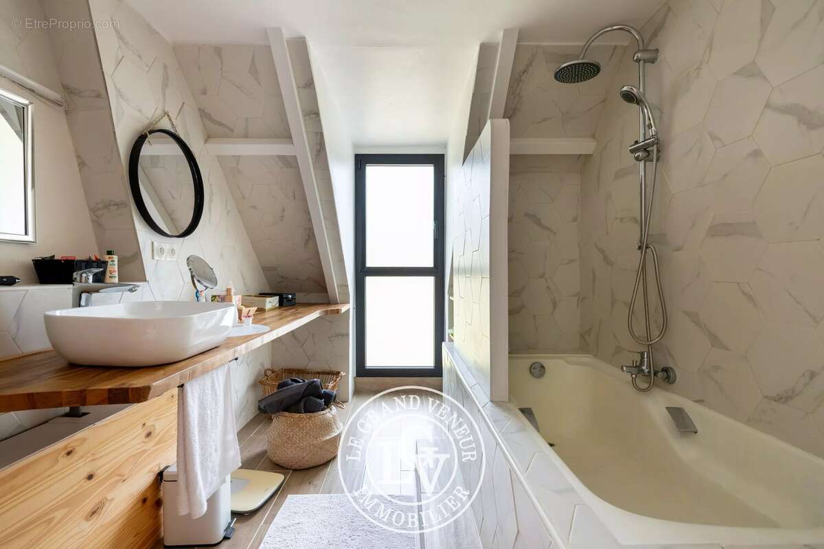 Maison à FONTAINEBLEAU