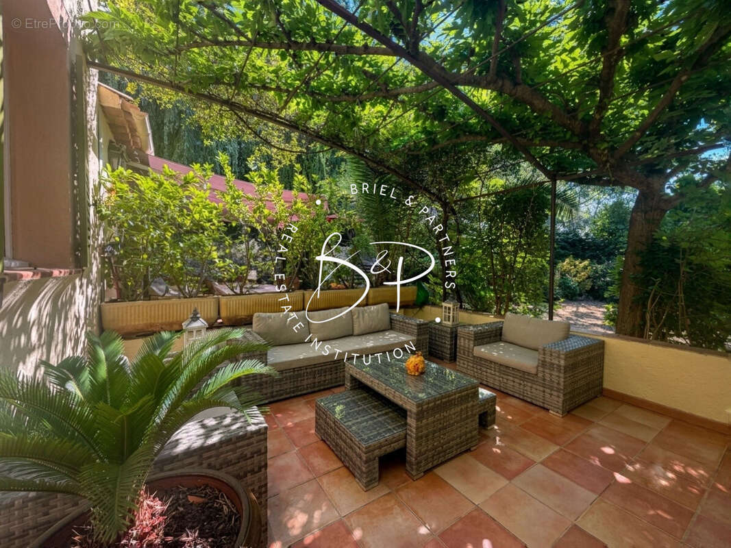 Bastide provençale 5 chambres avec  piscine au calme complet - photo 5