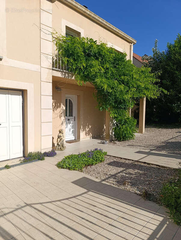 Maison à LINAS