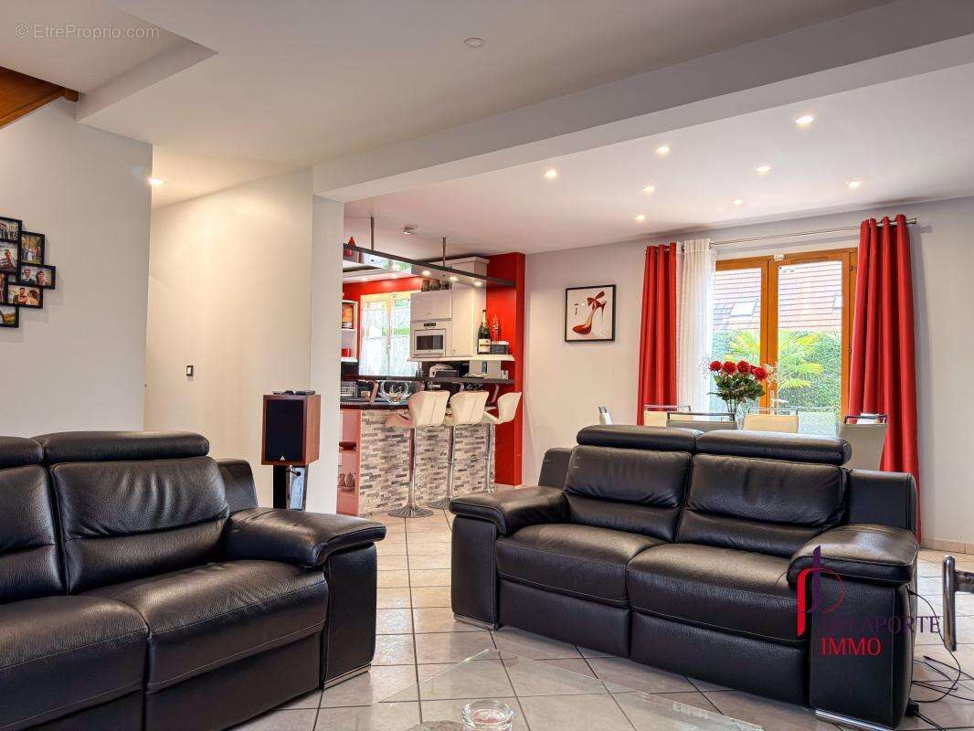 Maison à MERY-SUR-OISE