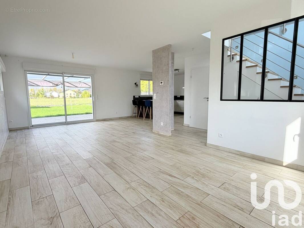 Photo 1 - Maison à POURNOY-LA-GRASSE