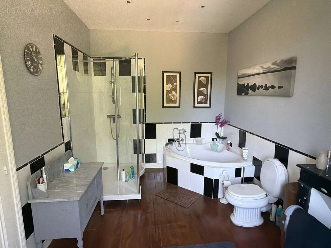 Maison spacieuse de 4 à 5 chambres, cuisine équipée, grands jardins - photo 7