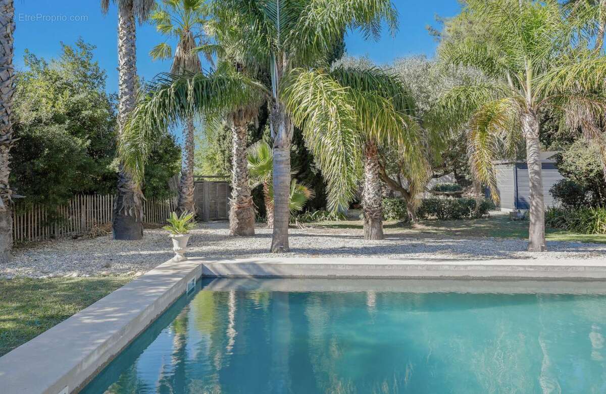 Maison à CARQUEIRANNE