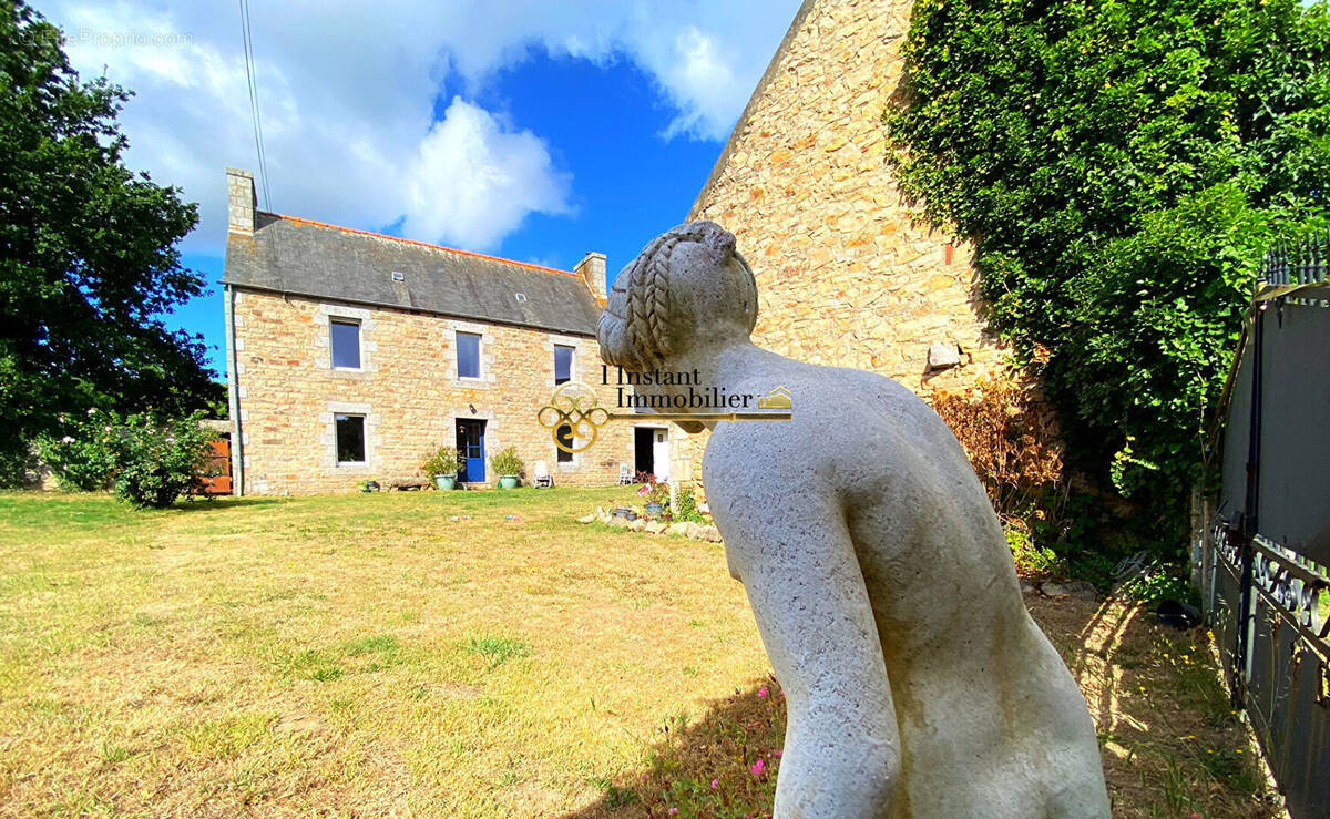 Maison à PLUZUNET