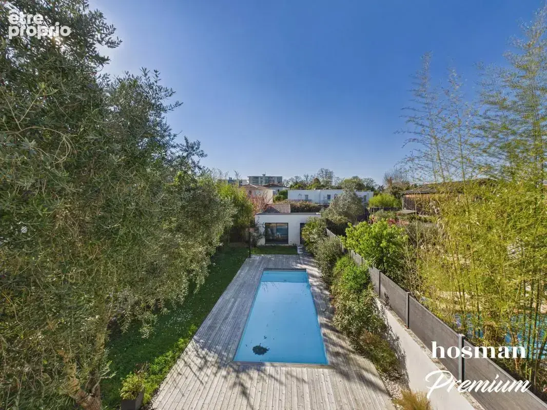 Maison de 160 m² avec piscine, terrasse, garage, dépendance - Stéhélin Bordeaux - photo 15