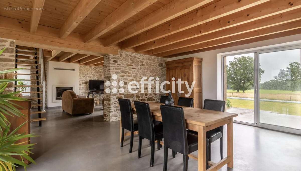 Maison à AIGREFEUILLE-SUR-MAINE