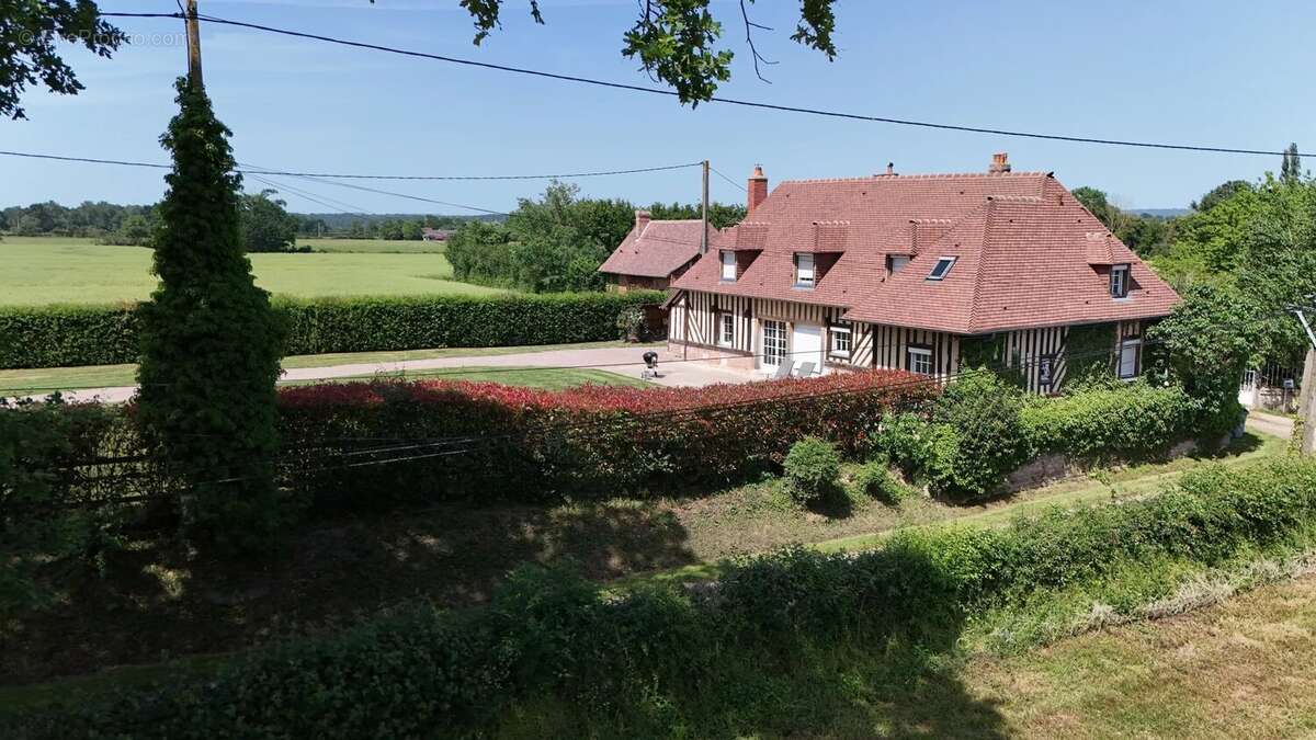 Maison à SAINT-GEORGES-EN-AUGE