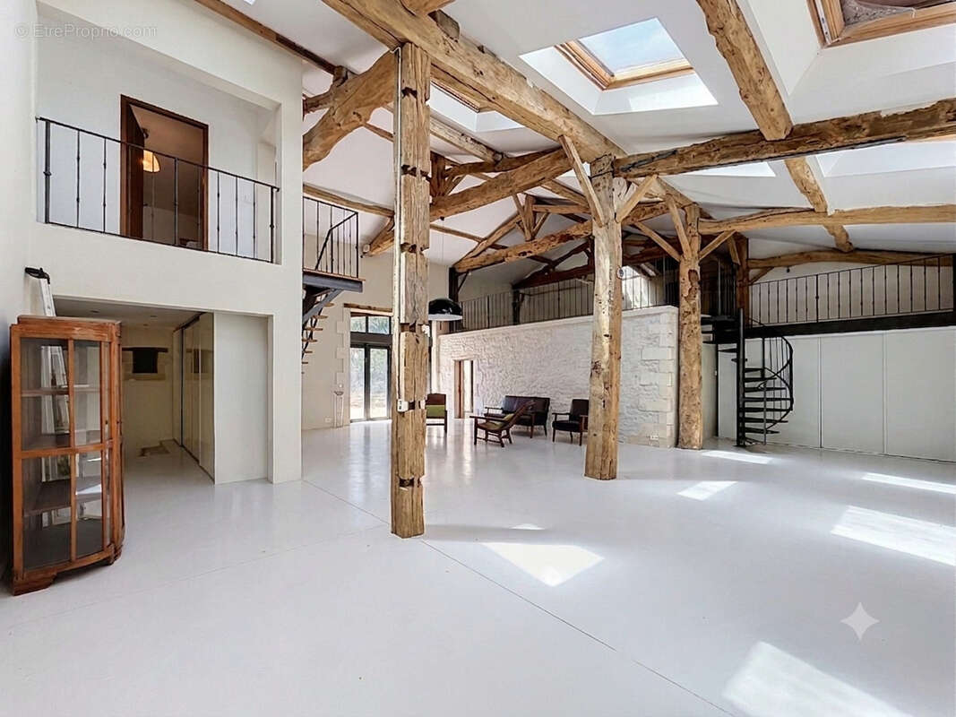 SECTEUR BARBEZIEUX Ancien moulin restauré sur plus de 7 hectares - photo 9