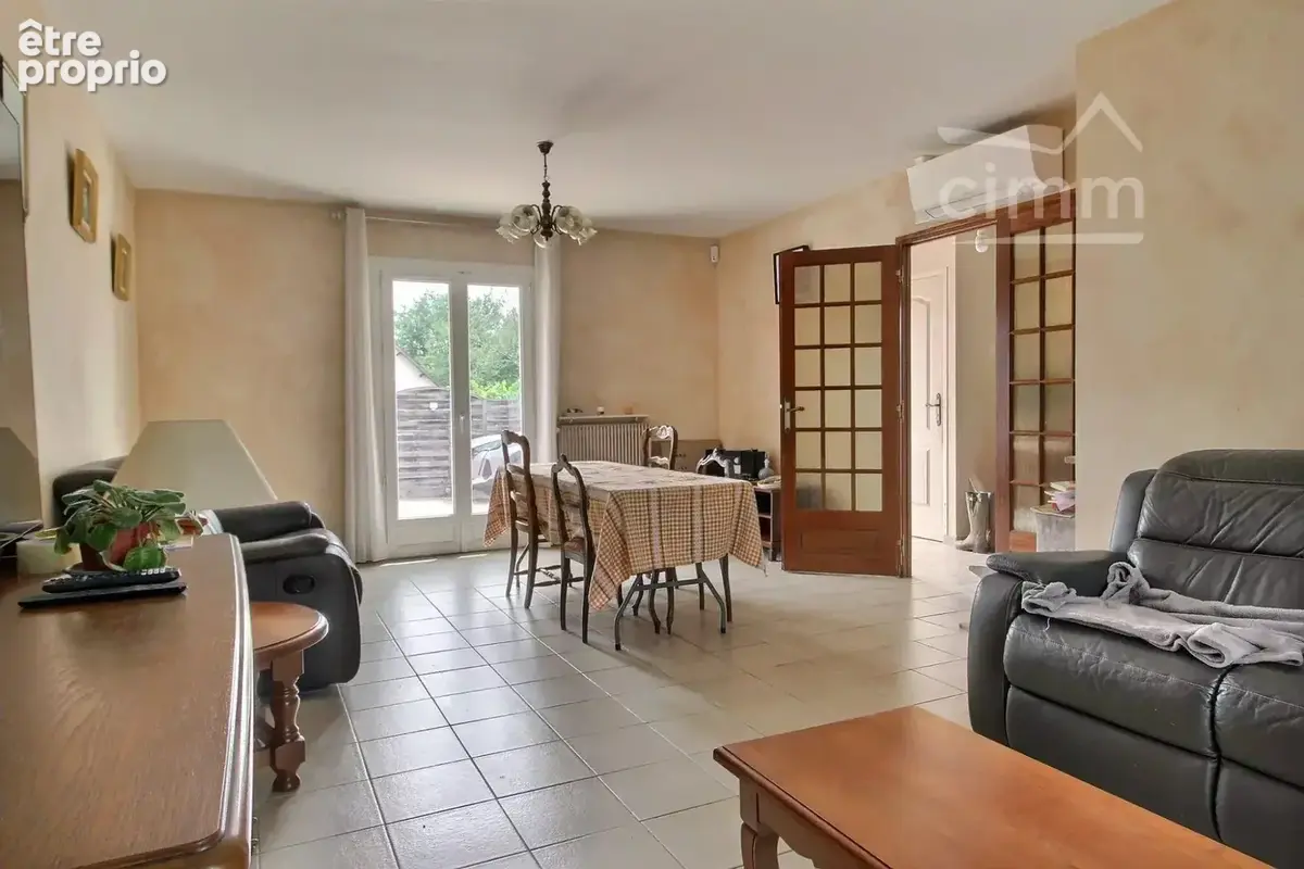 Maison au cœur du bourg, 3 chambres et grand garage - photo 2