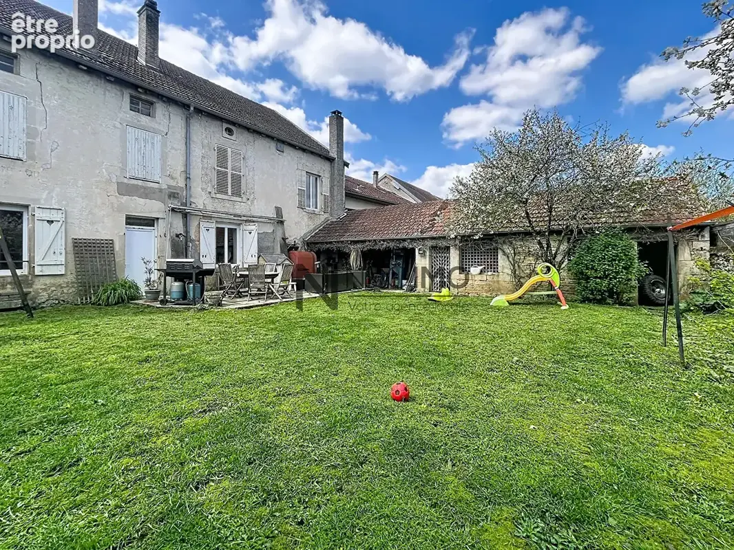Maison à LIFFOL-LE-GRAND