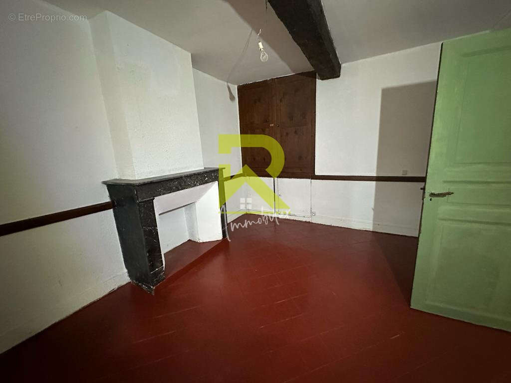 Maison à DUILHAC-SOUS-PEYREPERTUSE