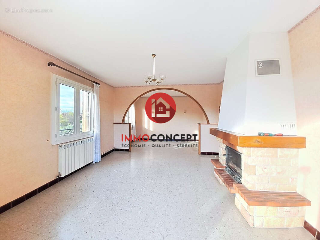 Maison à ROQUEMAURE