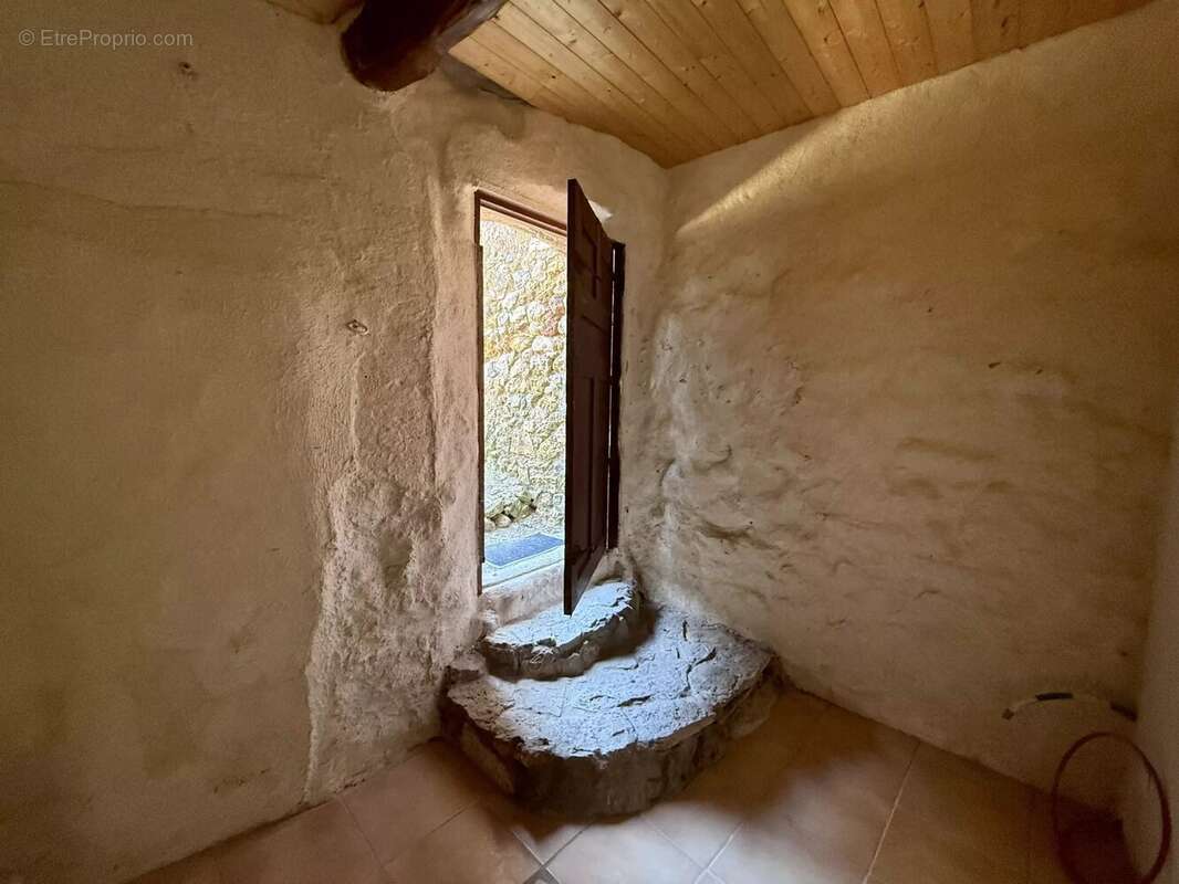 Maison de village à rénover avec jardin constructible - photo 11