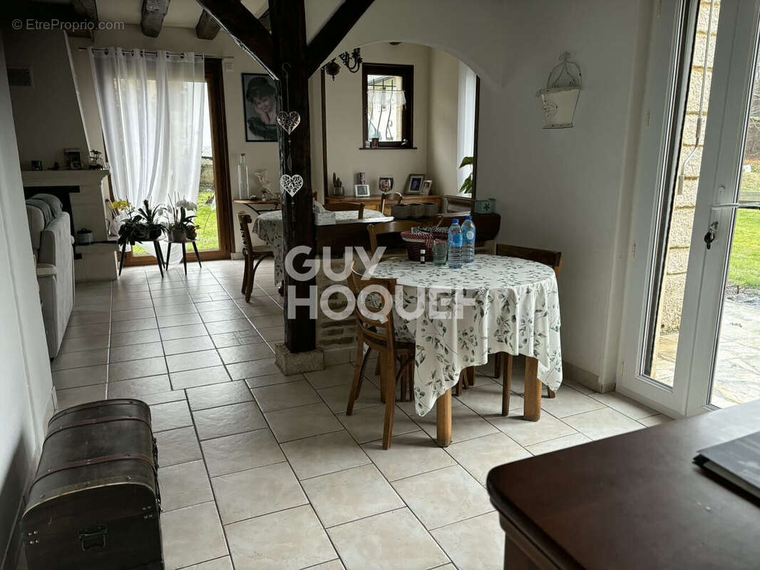 Maison à CLARAFOND-ARCINE