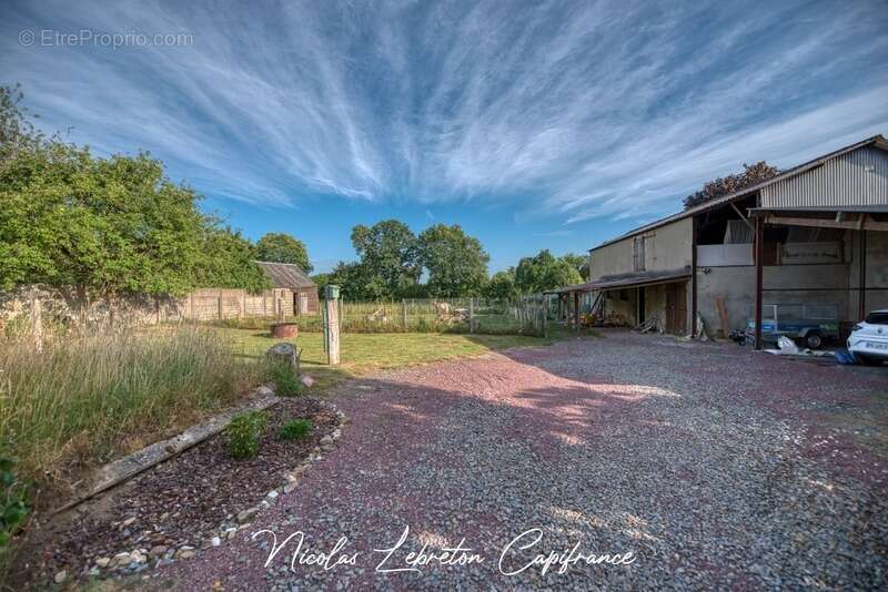 Maison en pierre rénovée de 202 m² – 4 chambres + studio indépendant – Dépendance de 100 m² – Terrain clos de 2 775 m² - photo 18