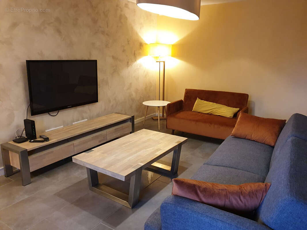 Appartement à CESSY