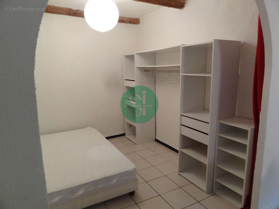 Investissement securise - t1 vendu loue - seyne centre ville - photo 3