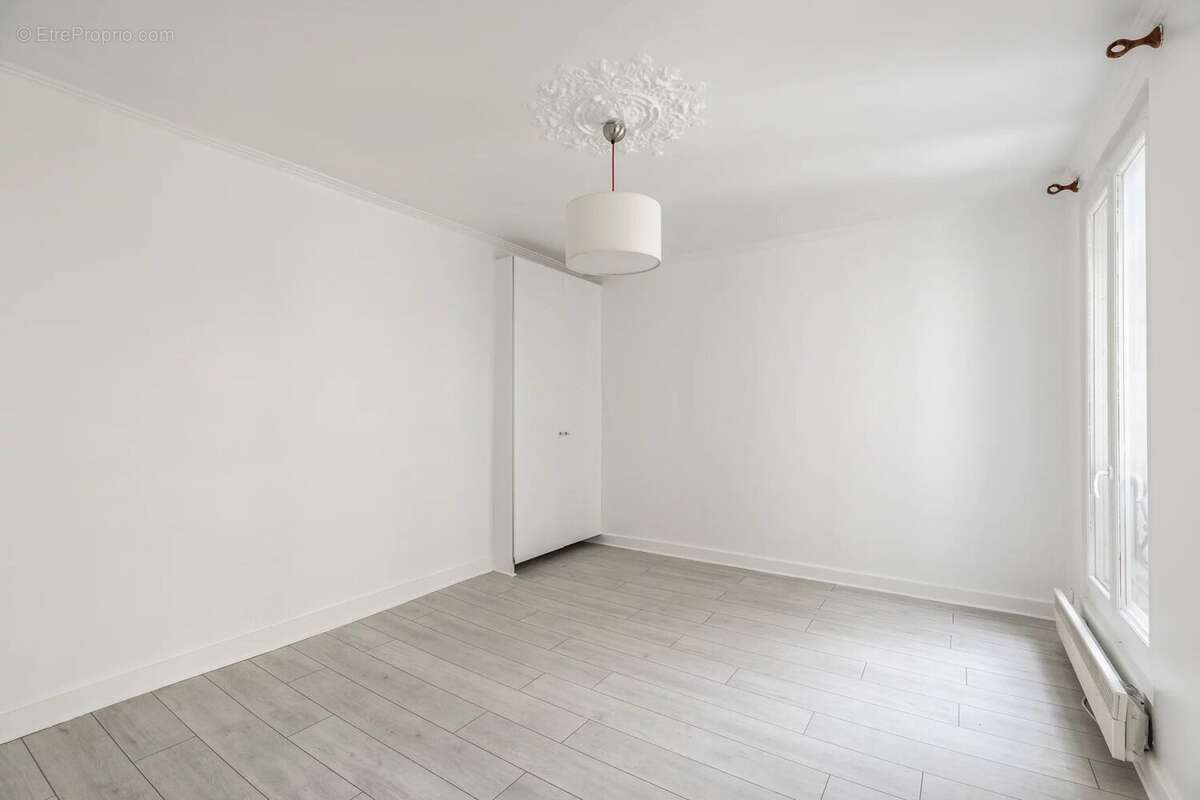 Appartement à PARIS-7E